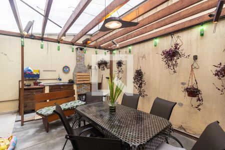 Casa à venda com 226m², 4 quartos e 4 vagasChurrasqueira