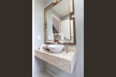 Casa à venda com 226m², 4 quartos e 4 vagasLavabo