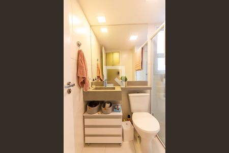 Banheiro de apartamento à venda com 1 quarto, 53m² em Vila Yara, Osasco