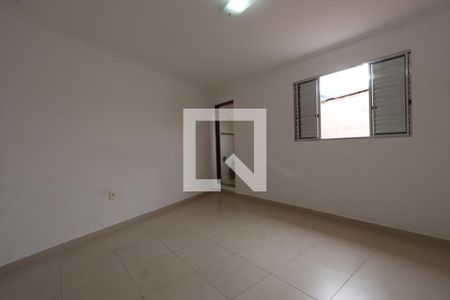 Casa para alugar com 320m², 5 quartos e 2 vagasSuíte 4 - fundos