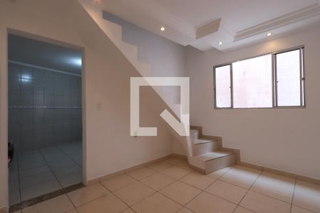 Casa para alugar com 320m², 5 quartos e 2 vagasSala - fundos