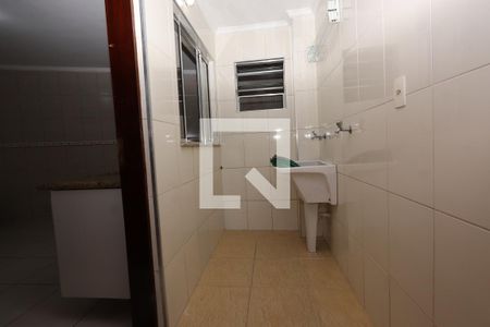 Casa para alugar com 320m², 5 quartos e 2 vagasLavanderia -  fundos