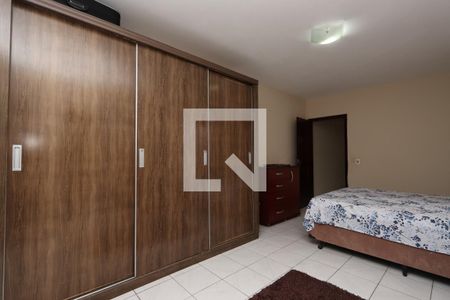 Suíte 1 de casa para alugar com 5 quartos, 320m² em Jardim Santa Terezinha (zona Leste), São Paulo