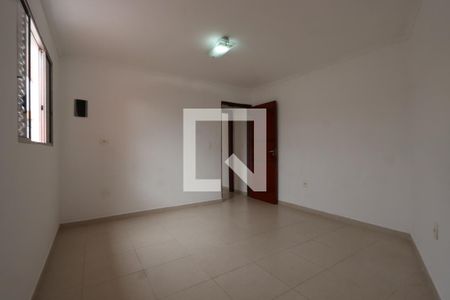 Casa para alugar com 320m², 5 quartos e 2 vagasSuíte 4 - fundos