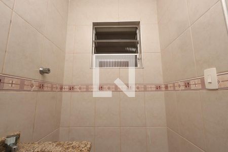 Casa para alugar com 320m², 5 quartos e 2 vagasBanheiro Social - fundos