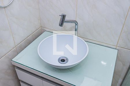 Casa à venda com 56m², 2 quartos e 1 vaga Casa à venda com 56m², 2 quartos e 1 vagaBanheiro