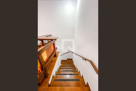 Casa para alugar com 70m², 1 quarto e 2 vagasEscadas