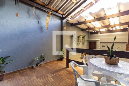 Casa à venda com 155m², 3 quartos e 2 vagasEntrada 