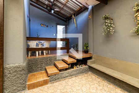 Casa à venda com 155m², 3 quartos e 2 vagasEntrada 