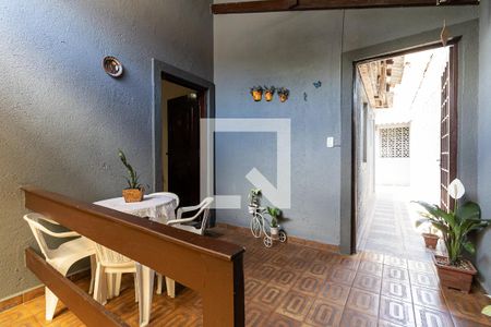 Casa à venda com 155m², 3 quartos e 2 vagasEntrada 