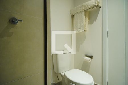 Banheiro de kitnet/studio à venda com 1 quarto, 37m² em Auxiliadora, Porto Alegre