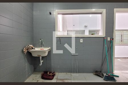 Casa à venda com 188m², 3 quartos e 3 vagas Casa à venda com 188m², 3 quartos e 3 vagasLavanderia