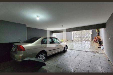 Casa à venda com 188m², 3 quartos e 3 vagas Casa à venda com 188m², 3 quartos e 3 vagasGaragem