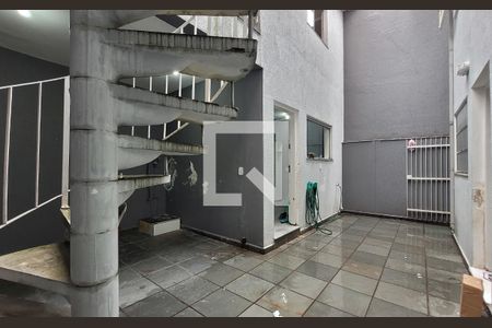 Casa à venda com 188m², 3 quartos e 3 vagas Casa à venda com 188m², 3 quartos e 3 vagasQuintal