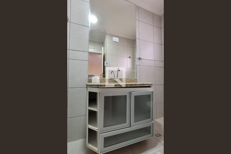 Casa à venda com 188m², 3 quartos e 3 vagas Casa à venda com 188m², 3 quartos e 3 vagasBanheiro da suíte