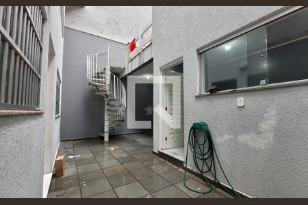 Casa à venda com 188m², 3 quartos e 3 vagas Casa à venda com 188m², 3 quartos e 3 vagasQuintal