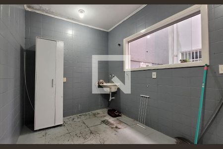 Casa à venda com 188m², 3 quartos e 3 vagas Casa à venda com 188m², 3 quartos e 3 vagasLavanderia