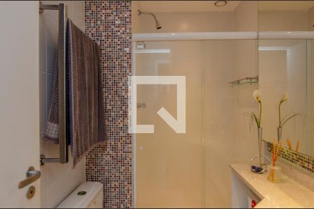 Apartamento à venda com 90m², 3 quartos e 1 vaga Apartamento à venda com 90m², 3 quartos e 1 vagaBanheiro social