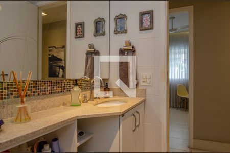 Apartamento à venda com 90m², 3 quartos e 1 vaga Apartamento à venda com 90m², 3 quartos e 1 vagaBanheiro social