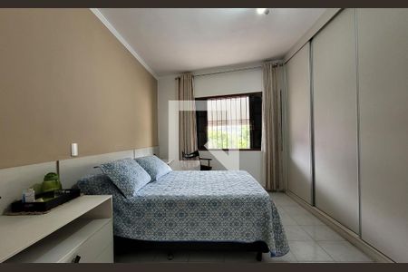 Casa à venda com 208m², 3 quartos e 3 vagasSuíte