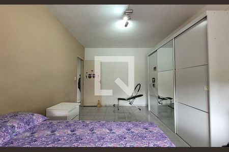 Casa à venda com 208m², 3 quartos e 3 vagasQuarto 2
