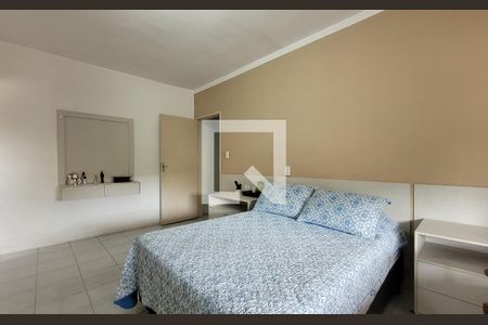 Casa à venda com 208m², 3 quartos e 3 vagasSuíte