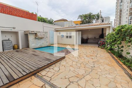 Casa à venda com 270m², 3 quartos e 4 vagas Casa à venda com 270m², 3 quartos e 4 vagasQuintal