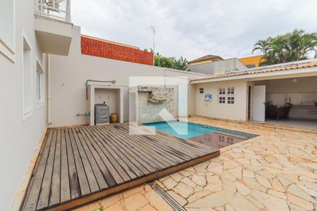 Casa à venda com 270m², 3 quartos e 4 vagas Casa à venda com 270m², 3 quartos e 4 vagasQuintal