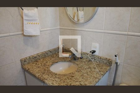 Casa à venda com 300m², 5 quartos e 4 vagasBanheiro da Suíte 5