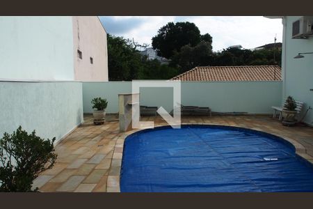 Casa à venda com 300m², 5 quartos e 4 vagasÁrea externa 