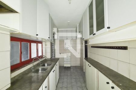 Casa de condomínio à venda com 300m², 5 quartos e 2 vagas Casa de condomínio à venda com 300m², 5 quartos e 2 vagasCozinha