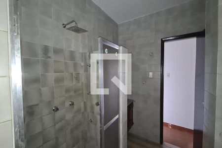 Casa de condomínio à venda com 300m², 5 quartos e 2 vagas Casa de condomínio à venda com 300m², 5 quartos e 2 vagasBanheiro Social