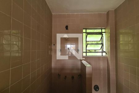 Casa de condomínio à venda com 300m², 5 quartos e 2 vagas Casa de condomínio à venda com 300m², 5 quartos e 2 vagasBanheiro de serviço