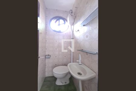 Casa de condomínio à venda com 300m², 5 quartos e 2 vagas Casa de condomínio à venda com 300m², 5 quartos e 2 vagasBanheiro da Suíte 4