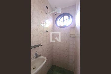 Casa de condomínio à venda com 300m², 5 quartos e 2 vagas Casa de condomínio à venda com 300m², 5 quartos e 2 vagasBanheiro da Suíte 4