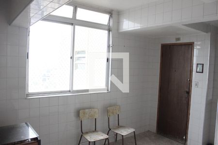 Apartamento para alugar com 90m², 2 quartos e sem vagaCozinha