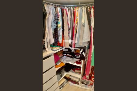 Apartamento à venda com 127m², 4 quartos e 2 vagasSuíte  - Closet