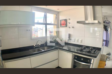 Apartamento à venda com 127m², 4 quartos e 2 vagasCozinha