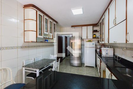 Casa de condomínio à venda com 400m², 3 quartos e 1 vagaCozinha