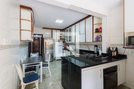 Casa de condomínio à venda com 400m², 3 quartos e 1 vagaCozinha