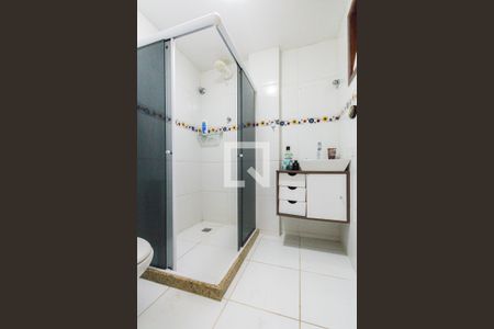 Casa de condomínio à venda com 400m², 3 quartos e 1 vagaBanheiro Social 2