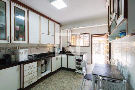 Casa de condomínio à venda com 400m², 3 quartos e 1 vagaCozinha