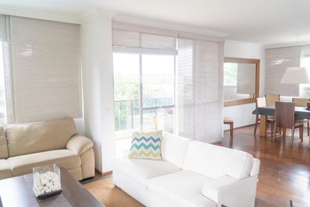 Sala de apartamento para alugar com 3 quartos, 198m² em Vila Suzana, São Paulo