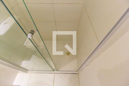 Apartamento para alugar com 53m², 2 quartos e 1 vaga Apartamento para alugar com 53m², 2 quartos e 1 vagaDetalhe do banheiro