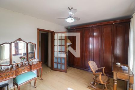 Casa à venda com 293m², 5 quartos e 5 vagasQuarto 2