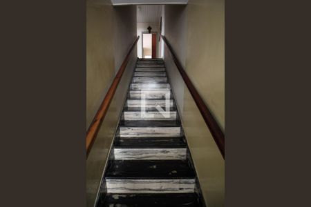 Casa à venda com 140m², 2 quartos e 1 vagaEscada 