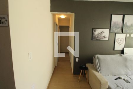 Corredor de apartamento à venda com 3 quartos, 60m² em Todos Os Santos, Rio de Janeiro