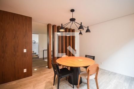 Casa à venda com 625m², 4 quartos e 6 vagas Casa à venda com 625m², 4 quartos e 6 vagasSala de Almoço