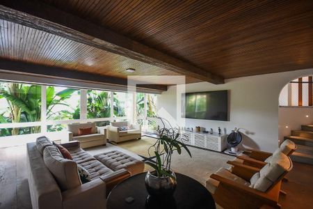 Casa à venda com 625m², 4 quartos e 6 vagas Casa à venda com 625m², 4 quartos e 6 vagasSala 2