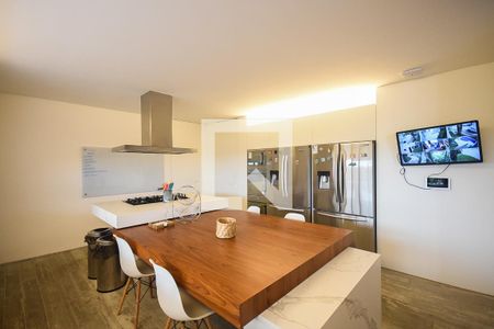 Casa à venda com 625m², 4 quartos e 6 vagas Casa à venda com 625m², 4 quartos e 6 vagasCozinha